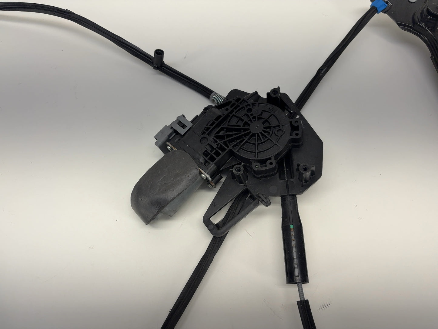 2018 Tesla Model X Window Regulator Front Left 1028818-61-E