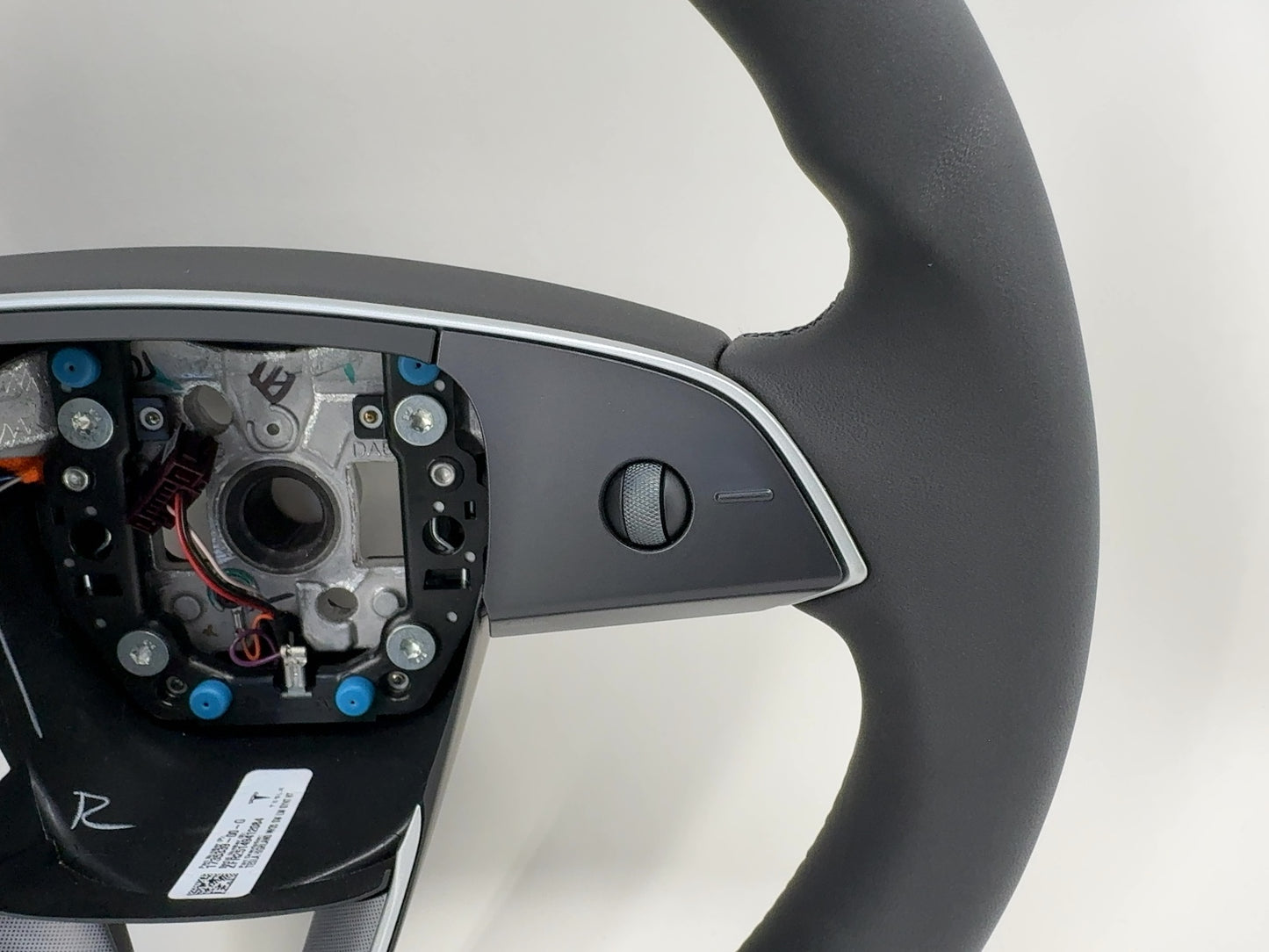 2025 Tesla Model 3 Highland Steering Wheel Pur Leather 1735339-00-G