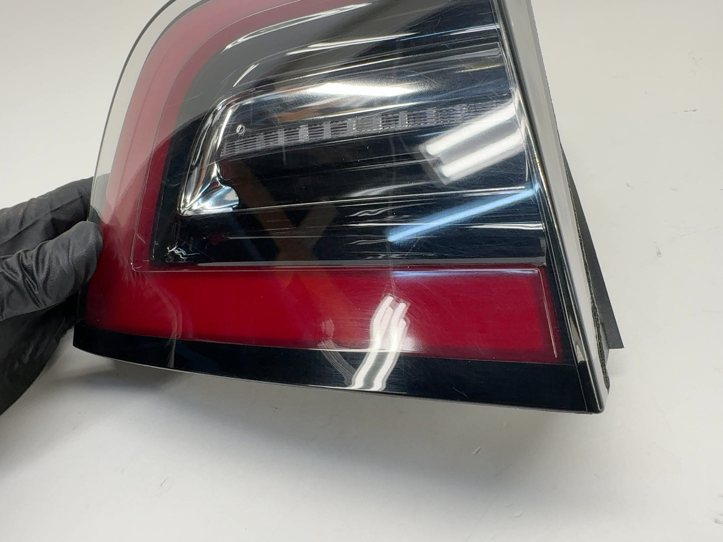 2021-2022 Tesla Model 3 Tail Lamp Rear Bodyside Left 1077397-00-H
