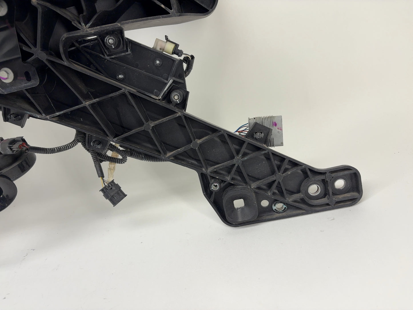 2018-2023 Tesla Model 3 Radiator Support Assembly 1110240-00-B