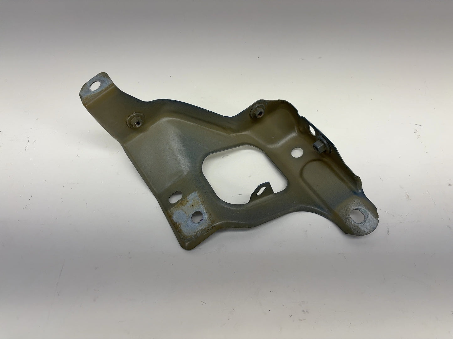 2018 Tesla Model 3 Right Fender Support Bracket 1086016-00-B