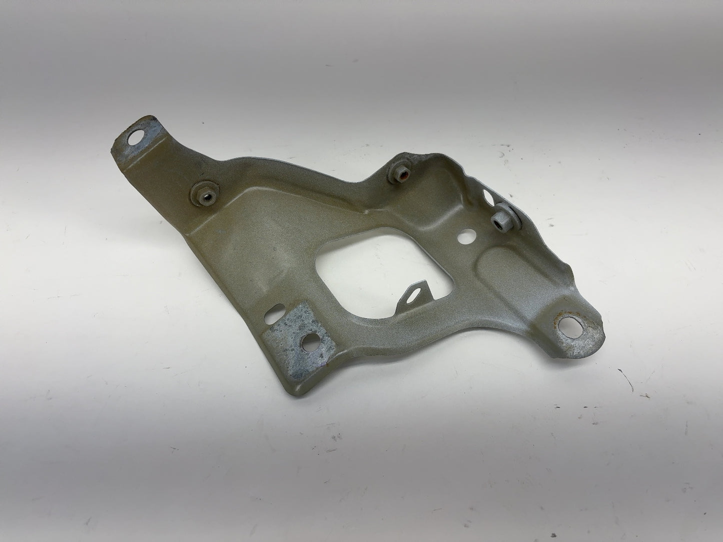2018 Tesla Model 3 Right Fender Support Bracket 1086016-00-C