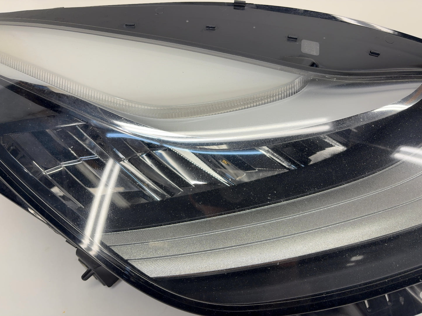 2018 Tesla Model 3 Right Headlamp 1077372-10-I