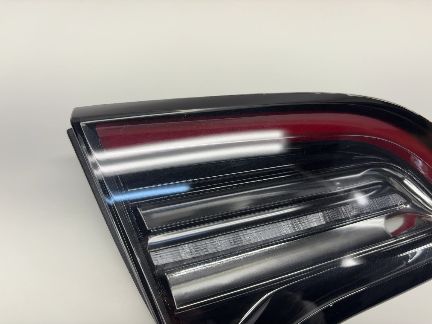 2020 Tesla Model 3 Taillamp Trunk Mounted Left 1077401-00-F