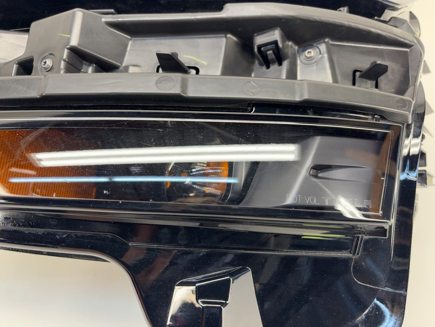 2025-2026 Tesla Model Y Juniper Headlamp Left 1918347-00-E