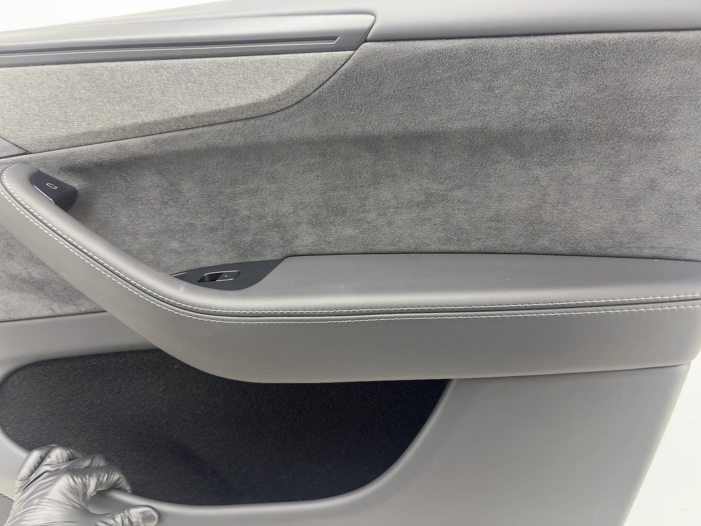 2026 Tesla Model Y Juniper Front Right Door Panel 3643295-51-G