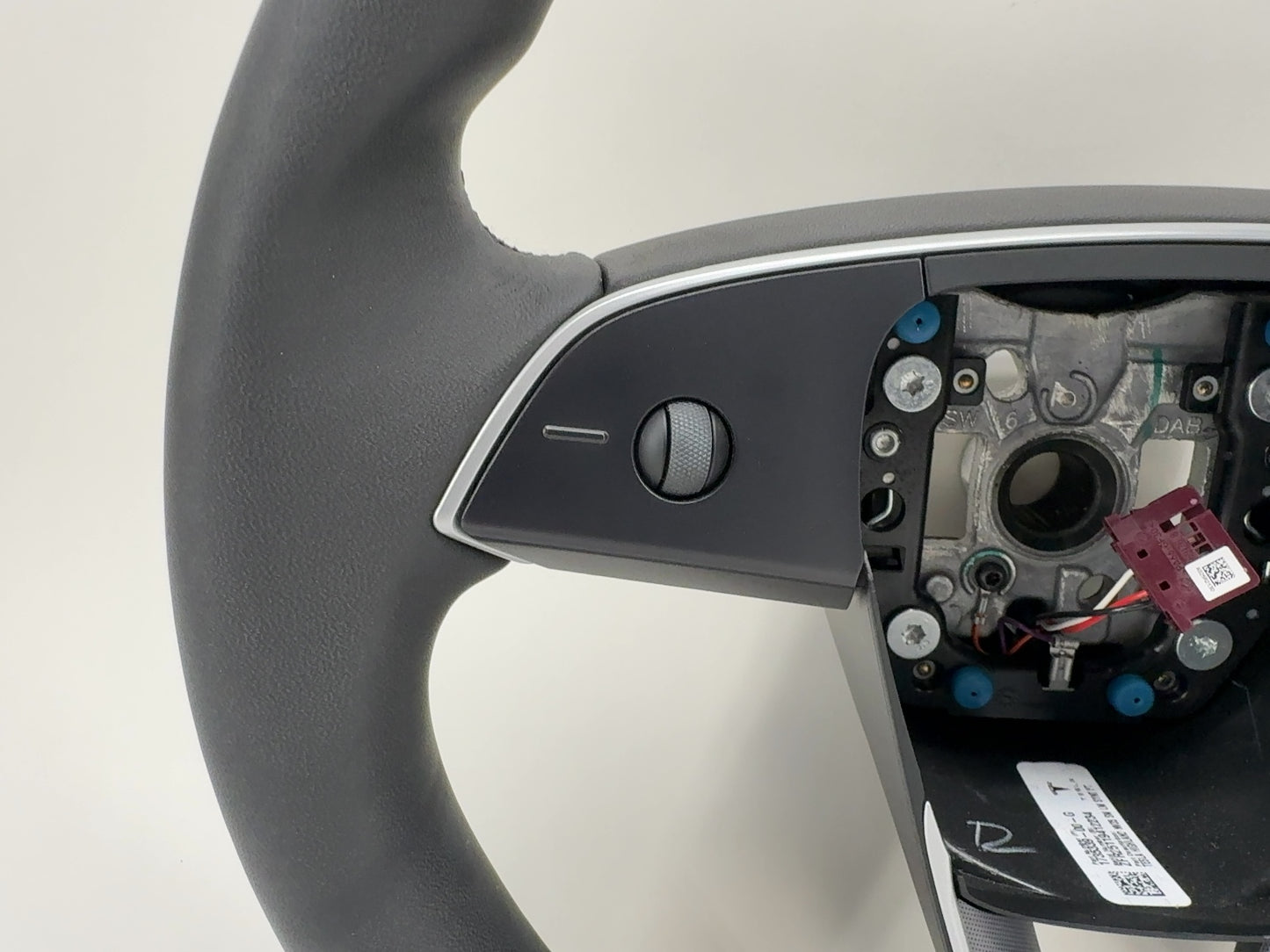 2025 Tesla Model 3 Highland Steering Wheel Pur Leather 1735339-00-G