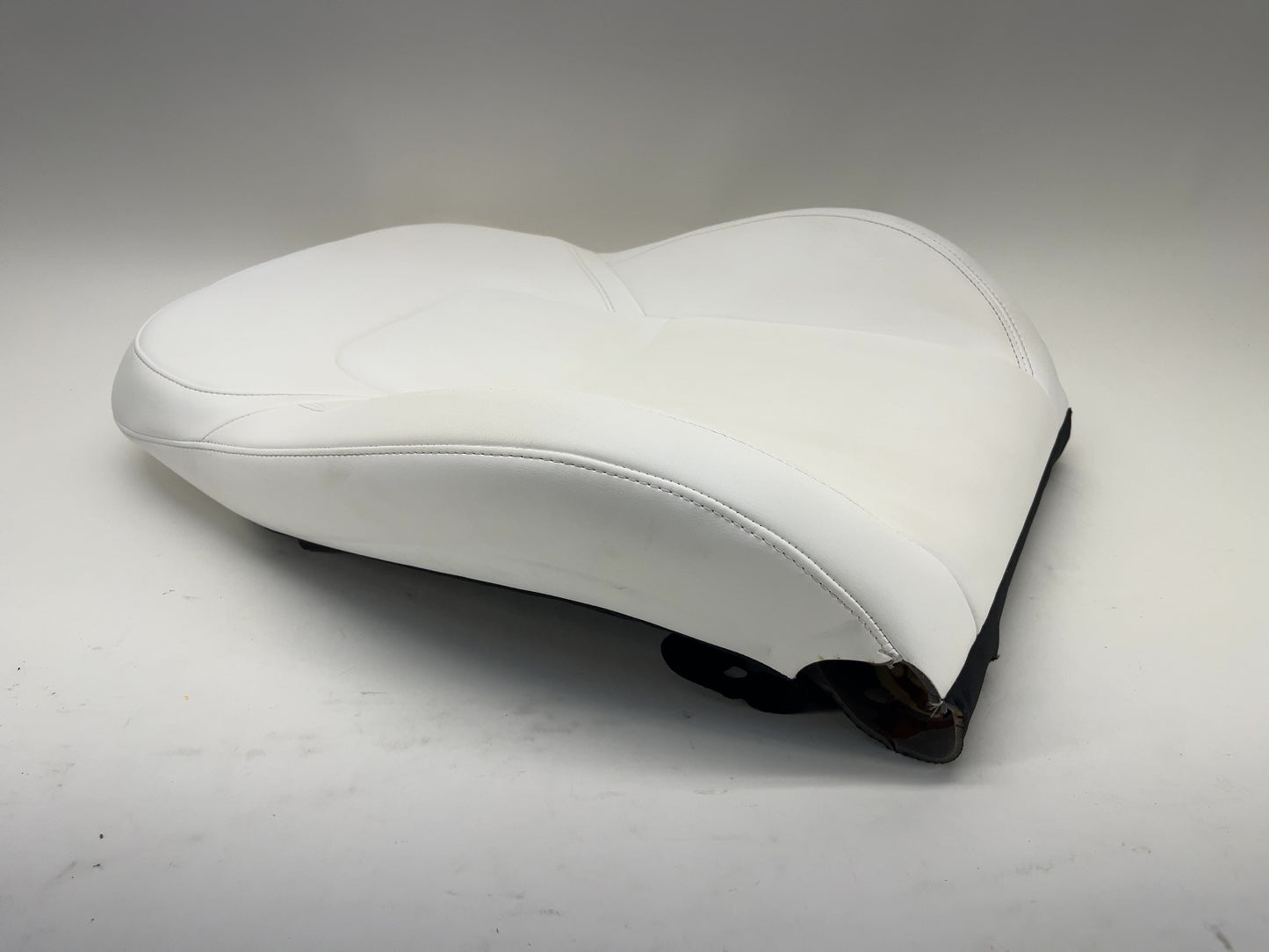 2020-2021 Tesla Model Y Front Left Seat Upper Cushion White 1452890-92-B