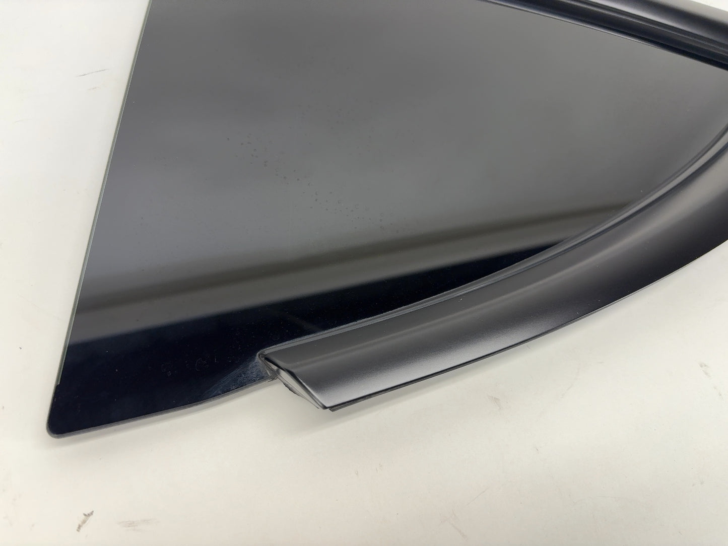2021-2023 Tesla Model Y Left Quarter Glass 1495740-99-H