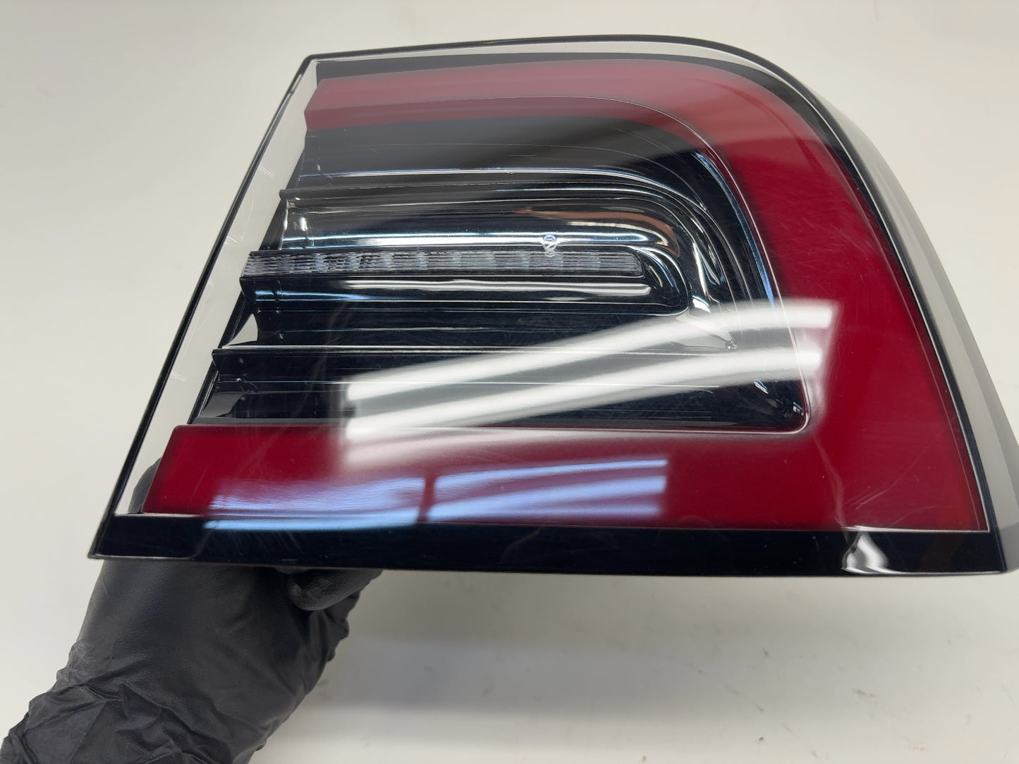 2021-2023 Tesla Model 3 Right Tail Lamp Quarter Mounted 1077398-00-H