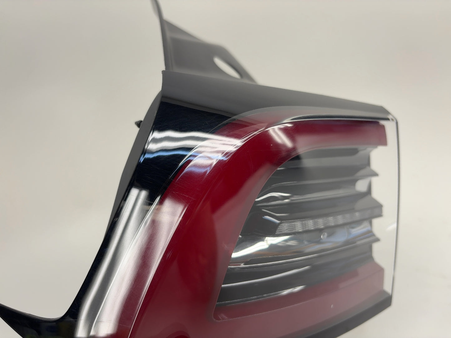 2021-2023 Tesla Model 3 Left Tail Lamp Quarter Mounted 1077397-00-H