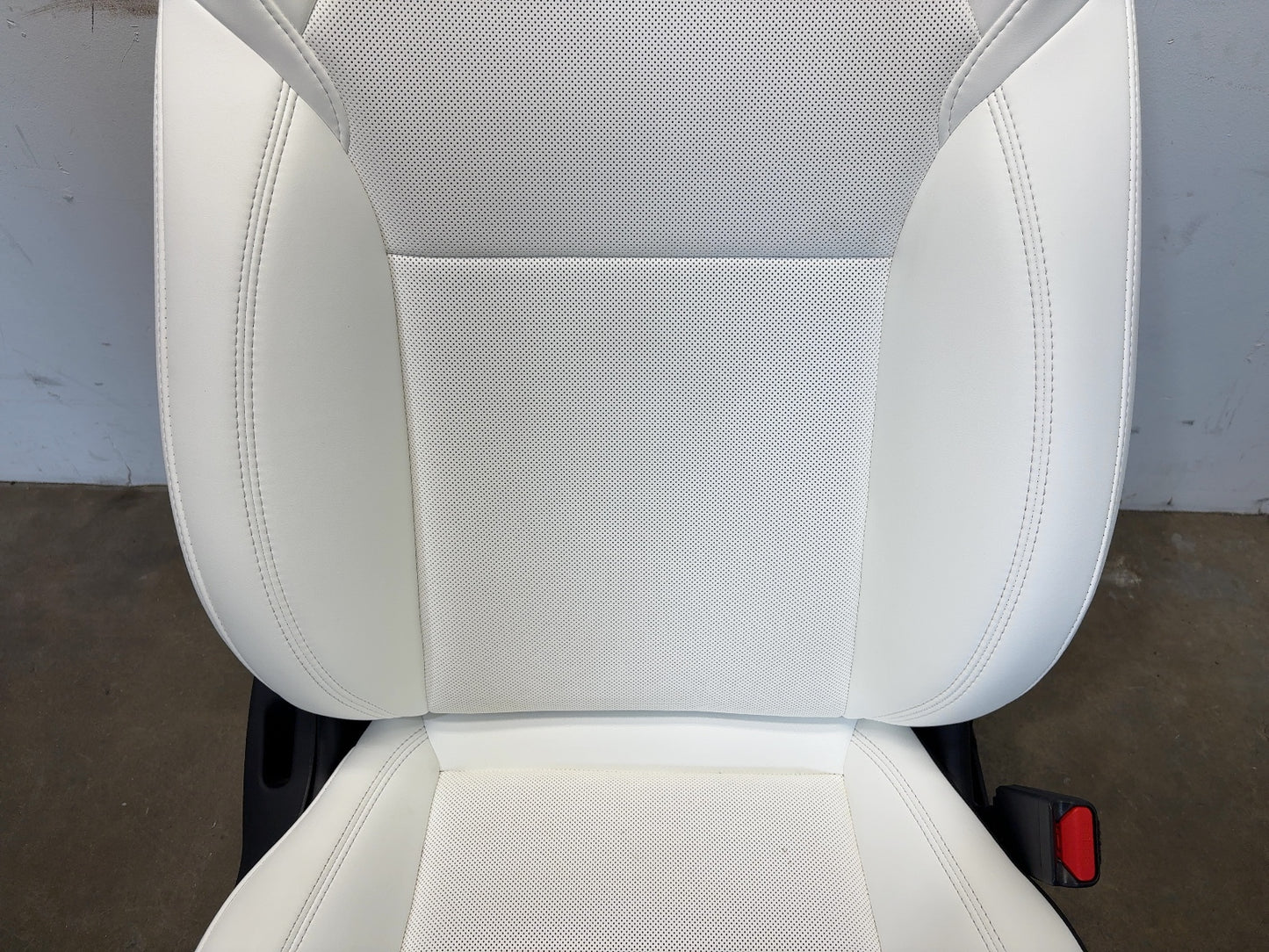 2024-2025 Tesla Model 3 Highland Front Right Seat Assembly 7754324-02-B