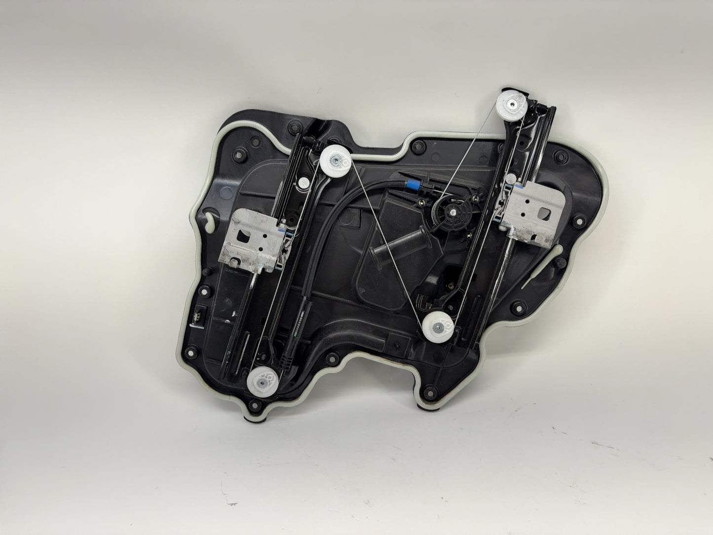 2017 Tesla Model 3 Window Regulator Rear Left 1096622-95-D