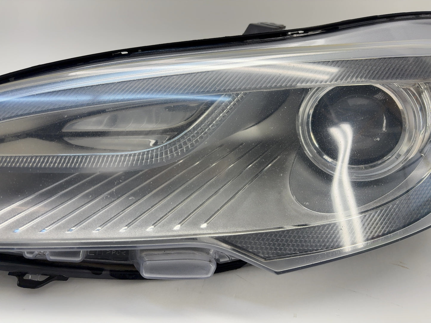 2015 Tesla Model S Left Headlight 6005906-00-D