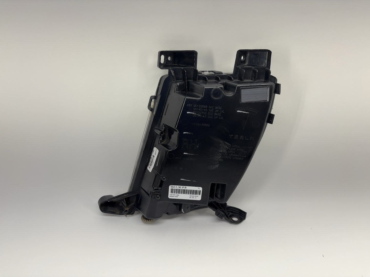 2015 Tesla Model S Right Fog Lamp 6005914-00-F