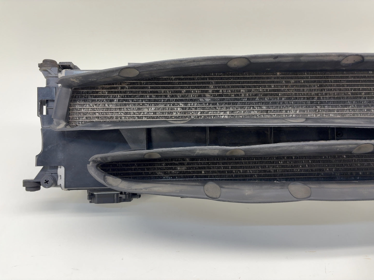 2015-2018 Tesla Model S Center Active Louvre With Radiator Assembly 1007256-00-K