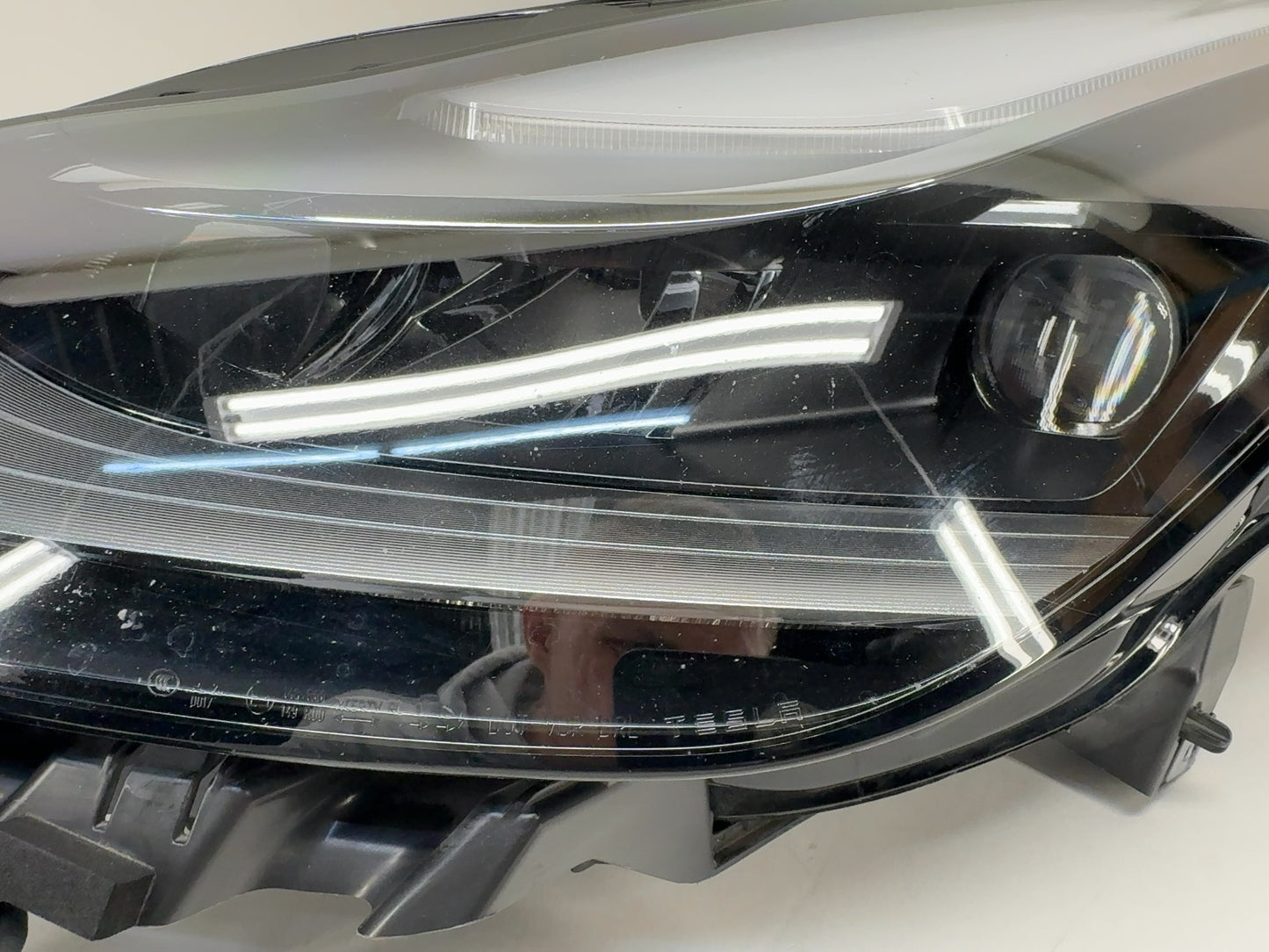2023 Tesla Model Y Left Global Headlight 1514952-00-D