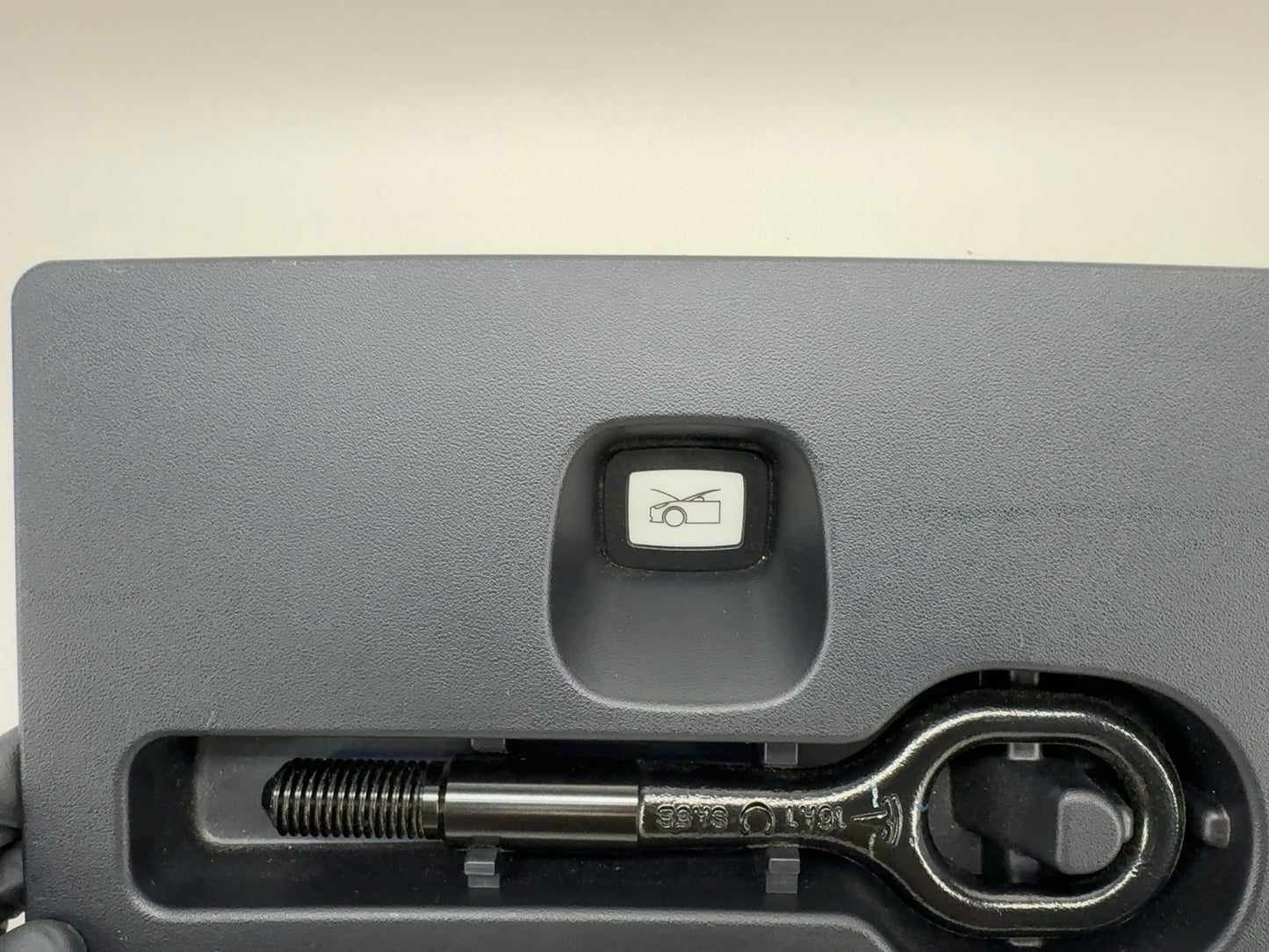 2025 Tesla Model Y Juniper Access Panel Assembly 1940219-00-C