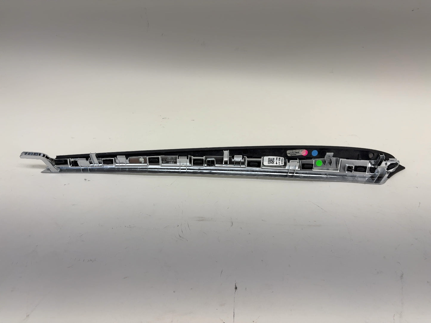 2023-2025 Tesla Model Y Door Trim White Right 1803119-00-B
