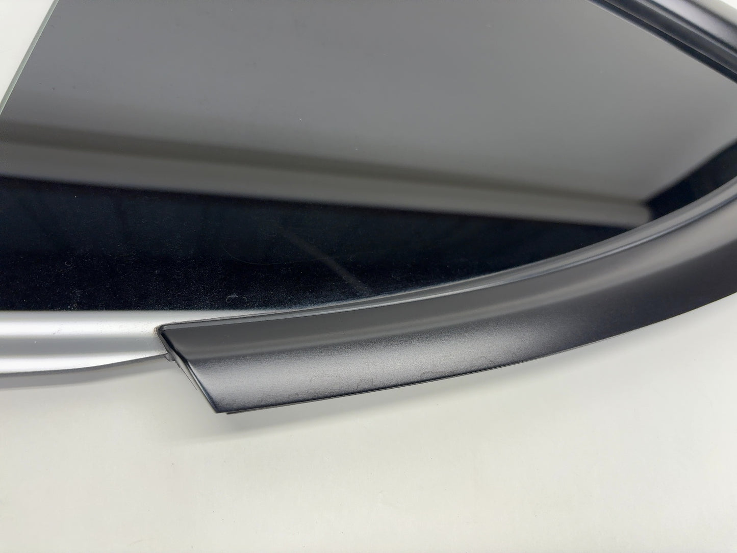 2025 Tesla Model Y Left Quarter Glass 1495740-70-J