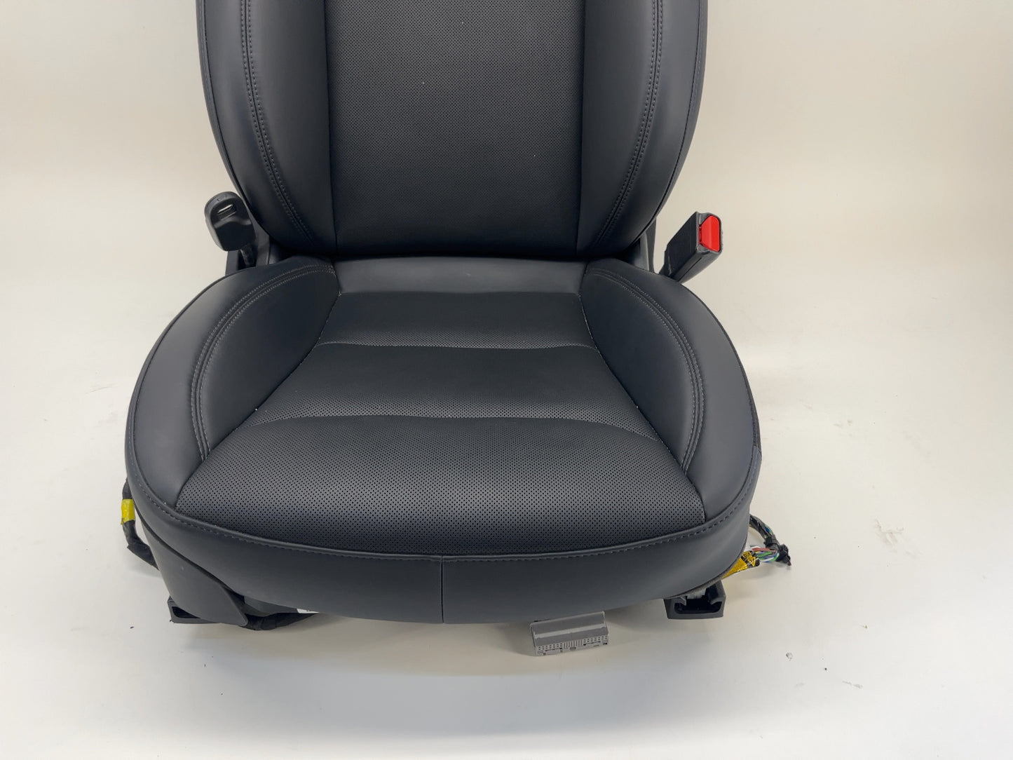 2025 Tesla Model 3 Highland Front First Row Seat Right Black 7754324-01-B