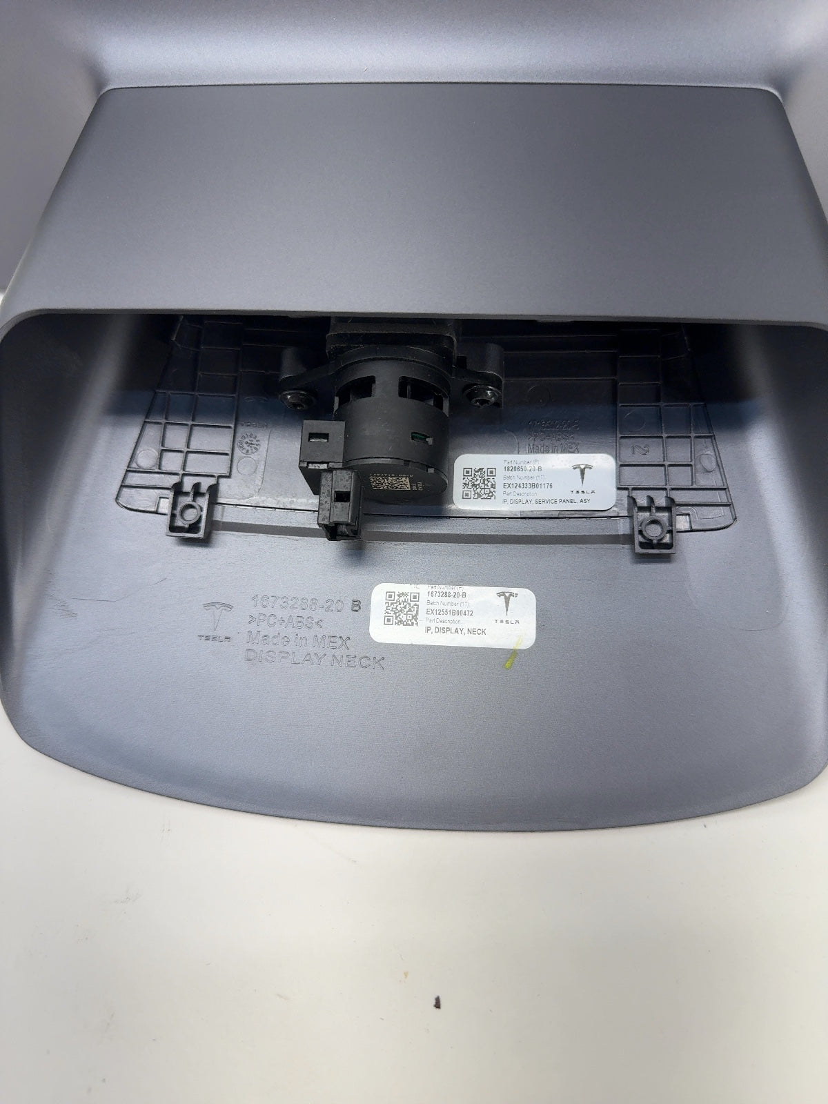 2024-2026 Tesla Model 3 Highland Center Display 1756566-00-D