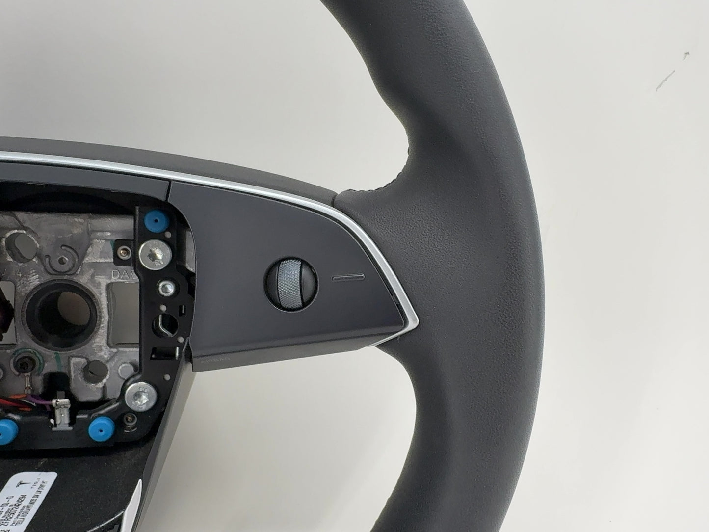 2025 Tesla Model 3 Highland Steering Wheel Pur Leather 1735339-00-G