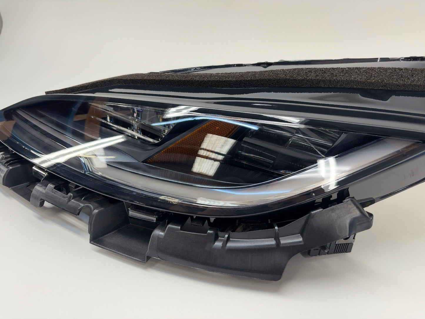 2025-2026 Tesla Model 3 Highland Front Headlamp Left 1694086-00-I