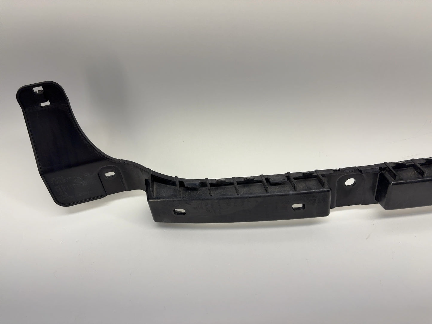 2018 Tesla Model 3 Bracket Rear Center 1121191-00-C