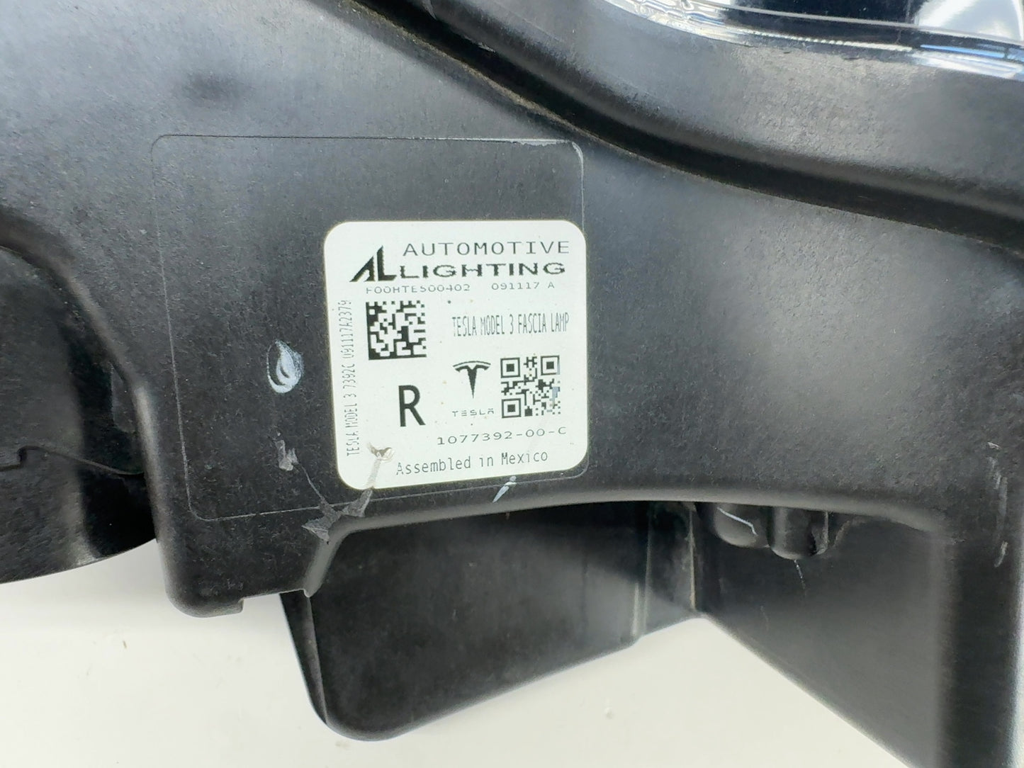 2017 Tesla Model 3 Right Passenger Foglamp 1077392-00-C