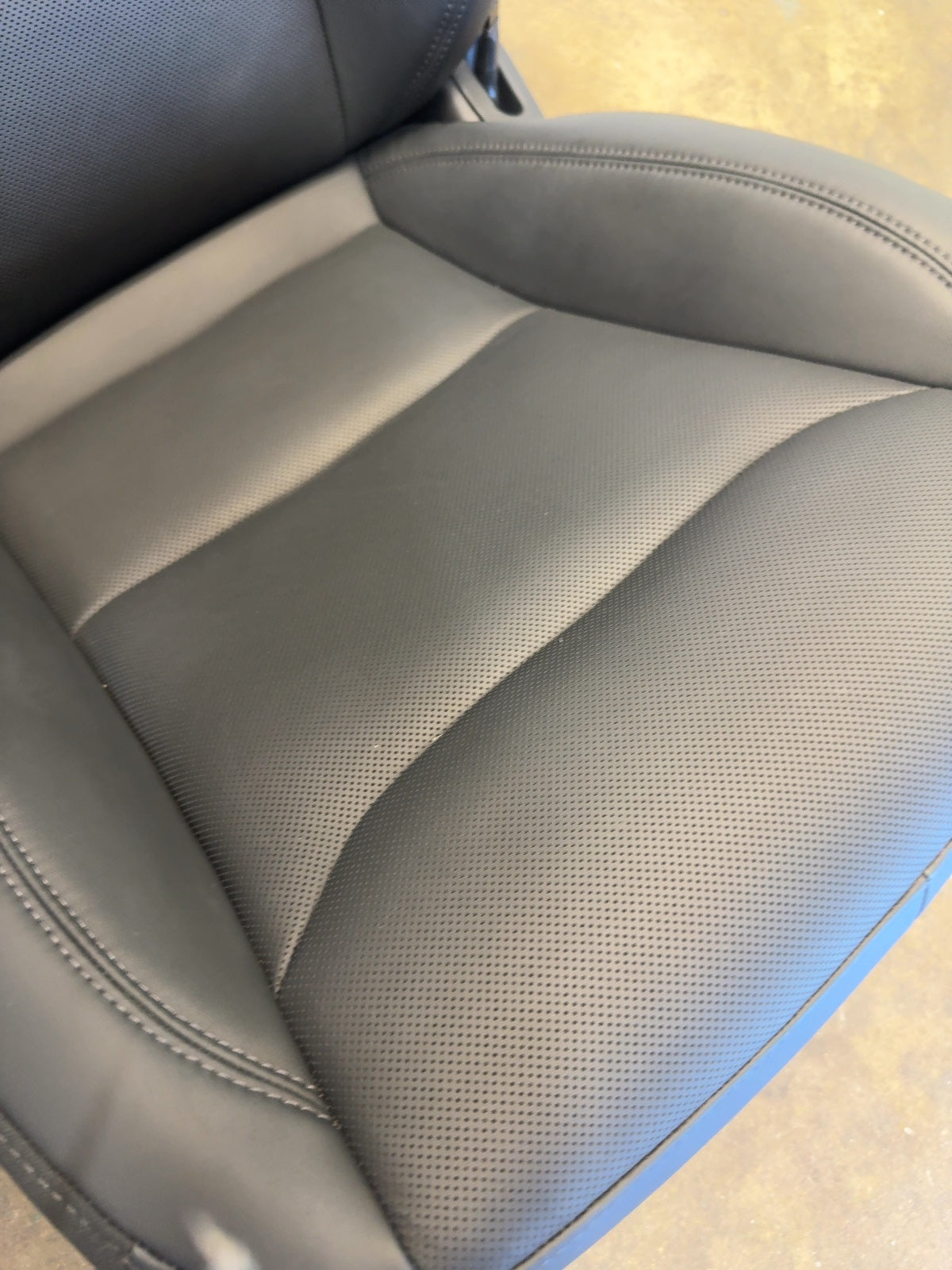 2025 Tesla Model 3 Highland Front Left Seat Assembly 7754322-01-C