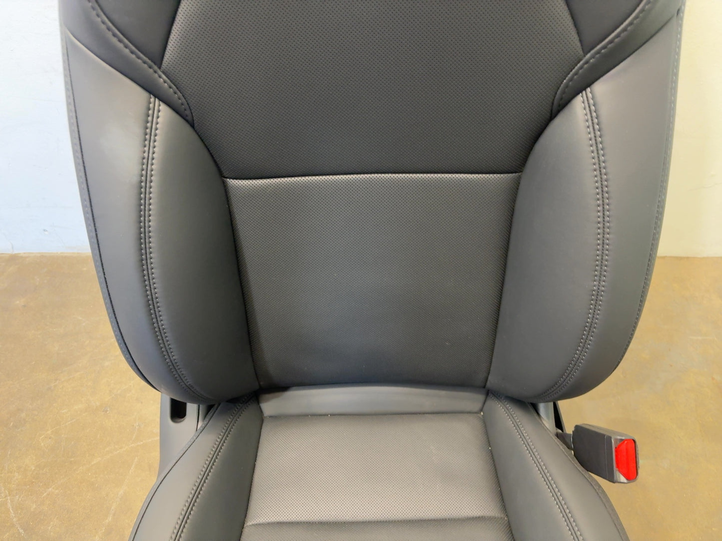 2025-2026 Tesla Model 3 Highland Front Right Seat Assembly 7754324-01-B