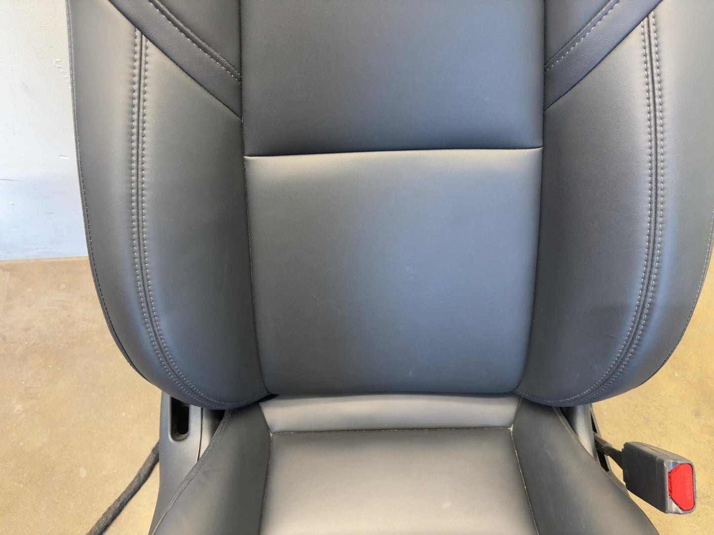 2023 Tesla Model Y Front Right Seat Assembly 6654324-01-A