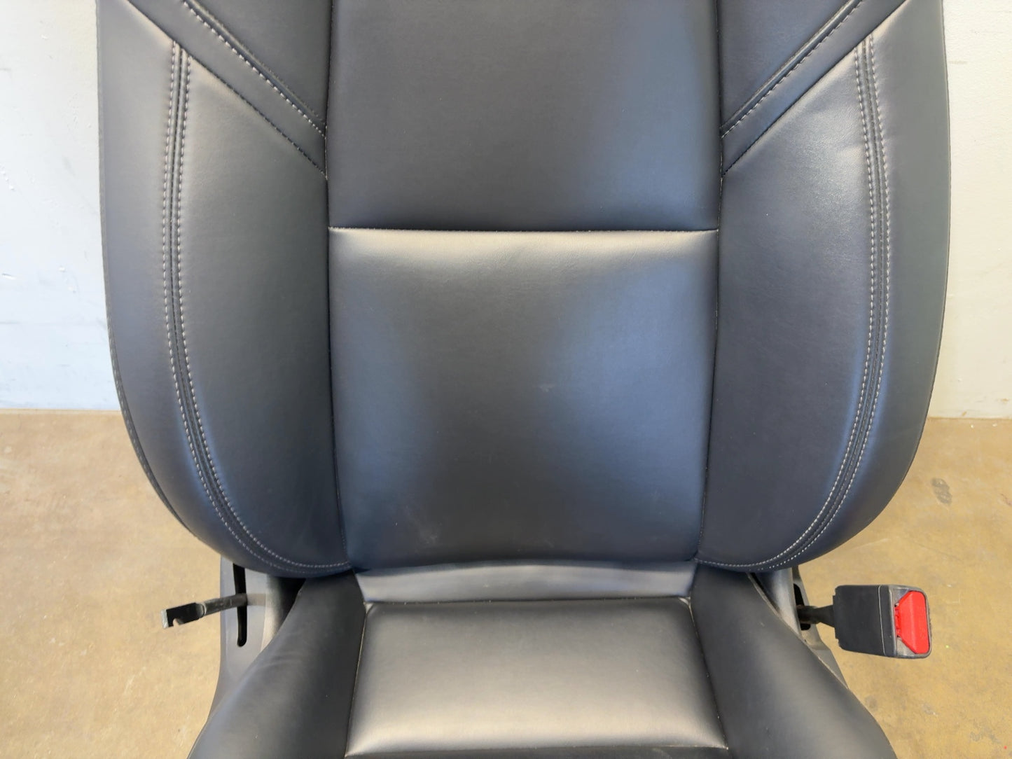 2018-2020 Tesla Model 3 Front Right Seat Assembly 7654324-01-B