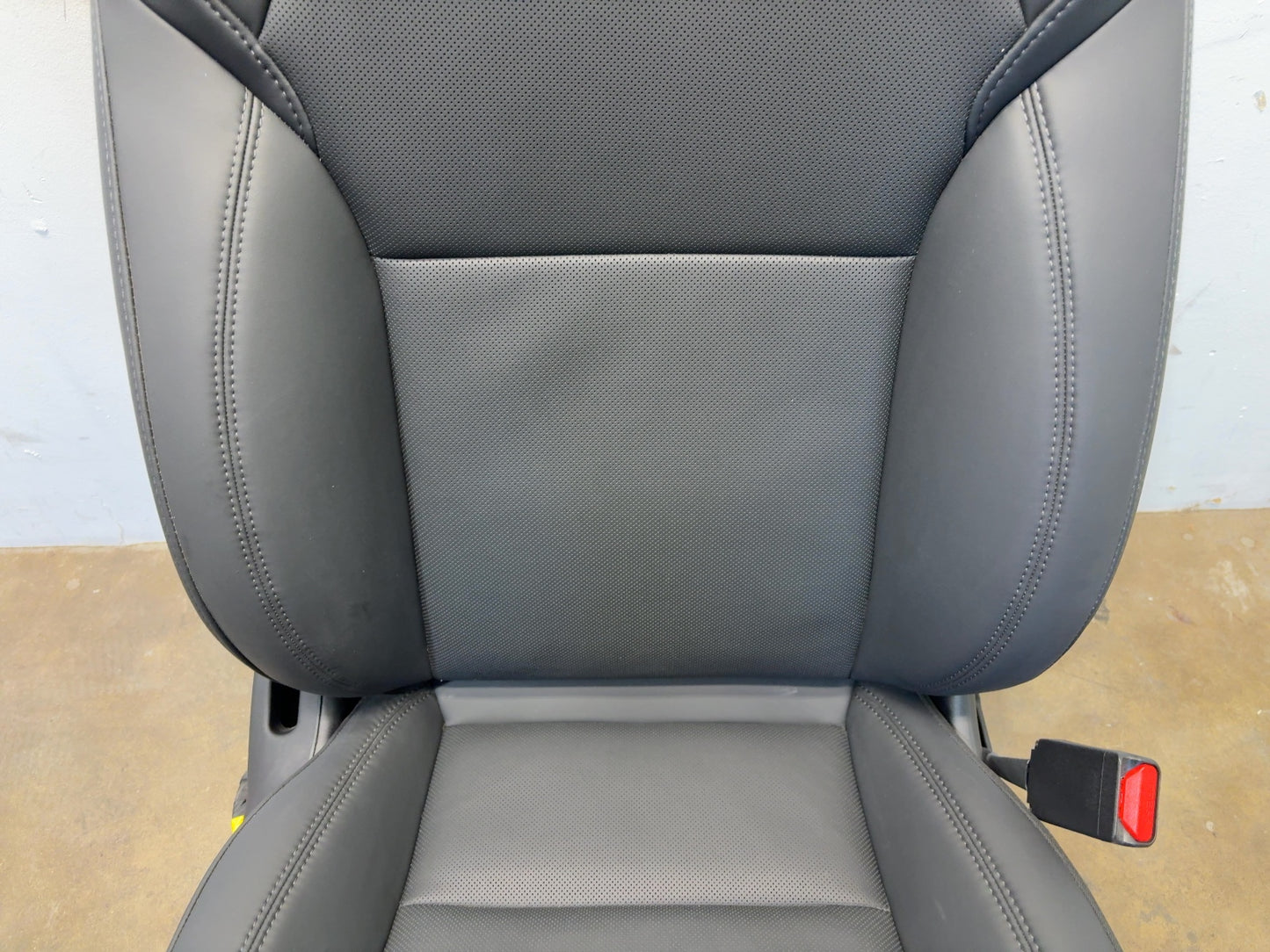 2025-2026 Tesla Model 3 Highland Front Right Seat Assembly 7754324-01-B