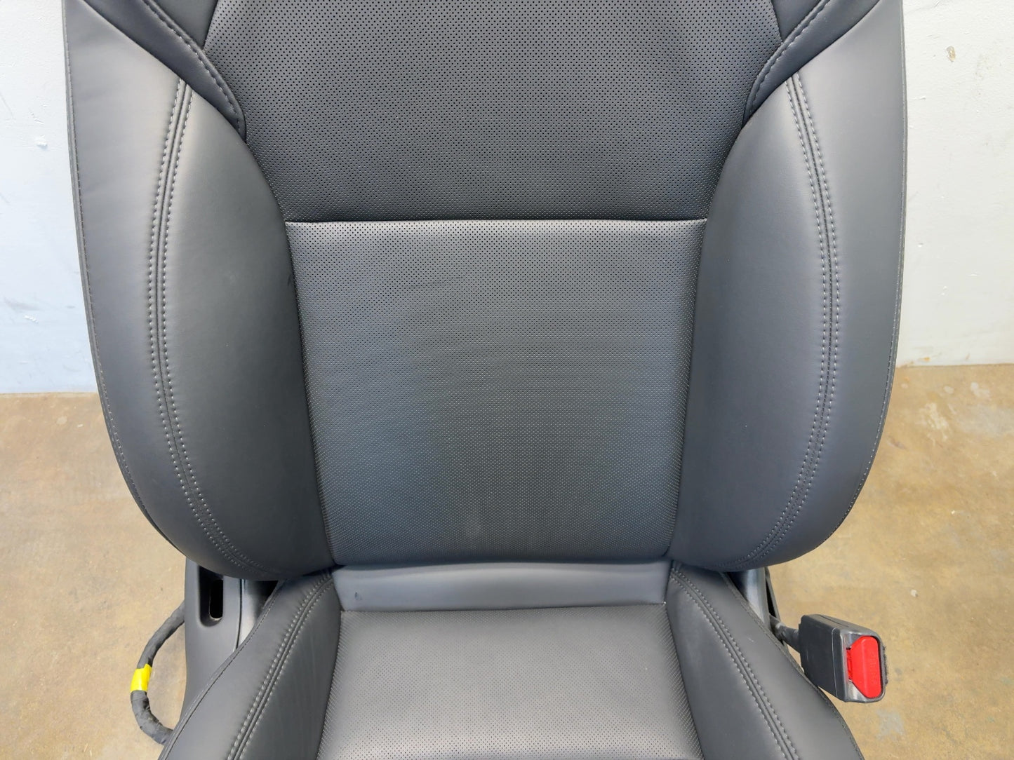 2025-2026 Tesla Model 3 Highland Front Right Seat Assembly 7754324-01-B
