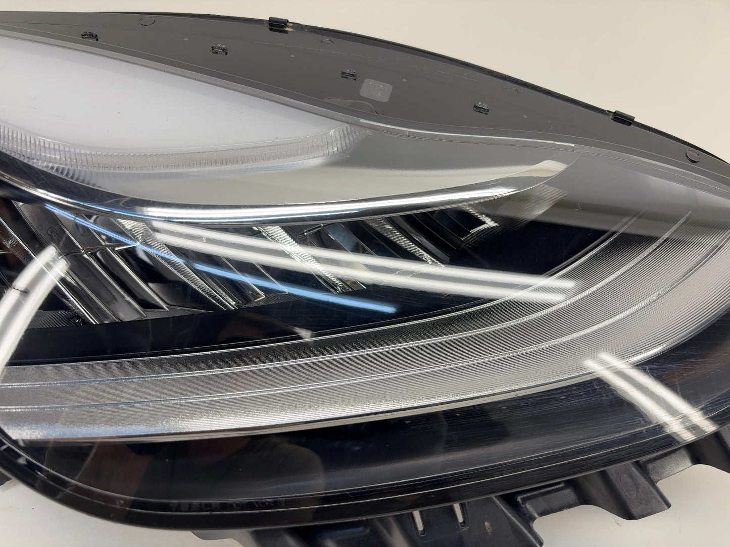2018 Tesla Model 3 Right Headlamp 1077372-00-E