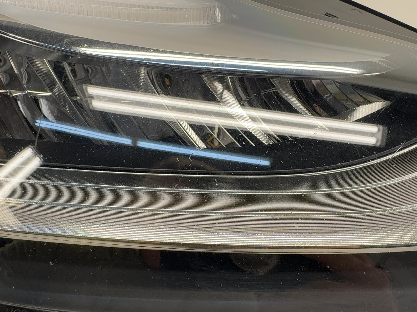 2018 Tesla Model 3 Right Headlamp 1077372-00-E