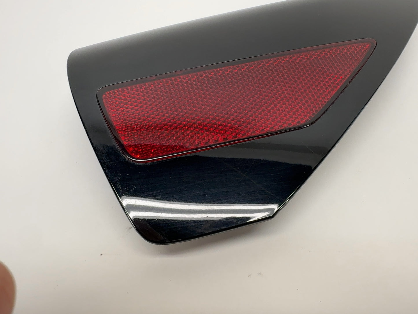 2021-2023 Tesla Model Y Right Quarter Reflector 1518783-00-B