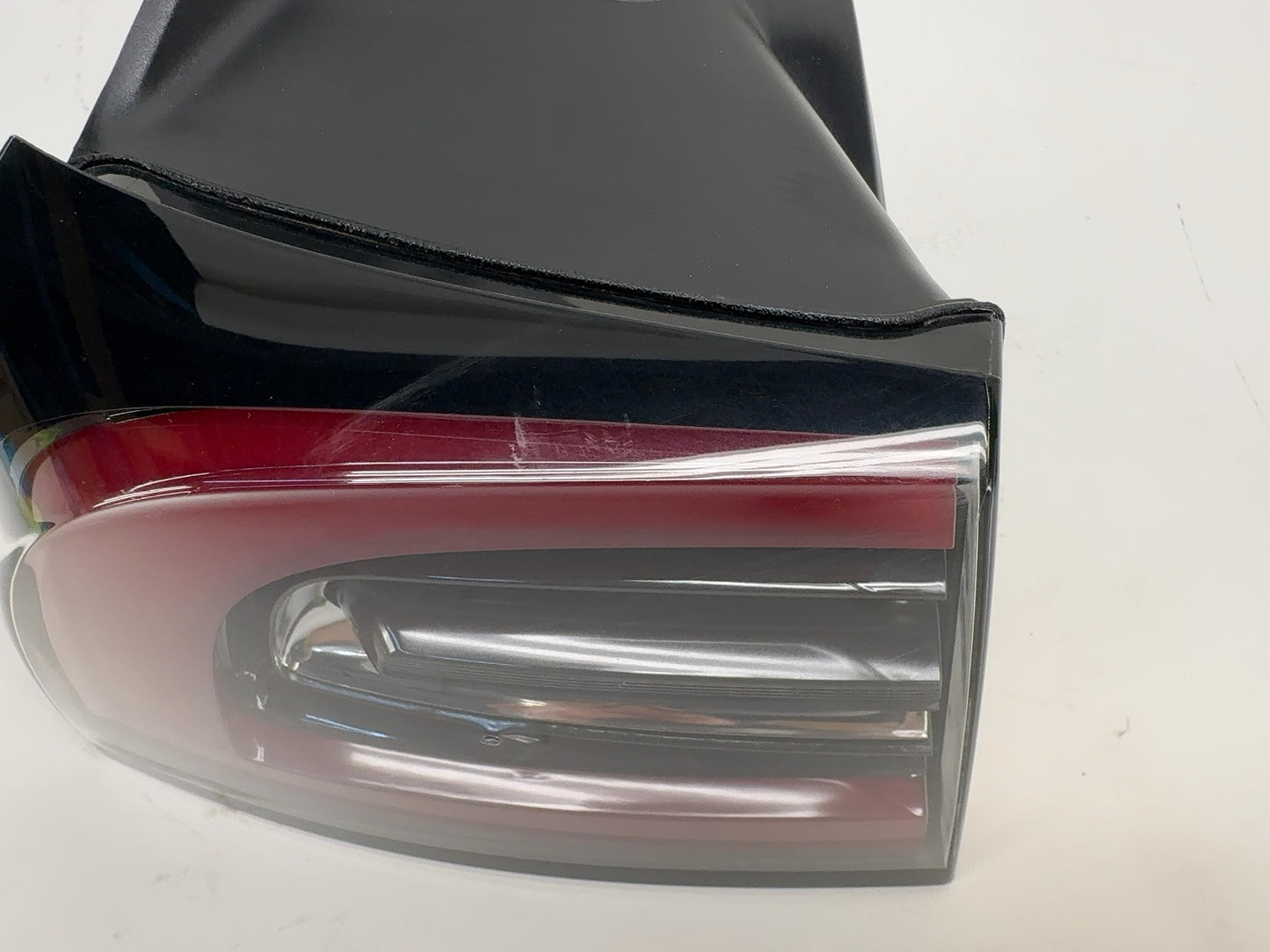2021-2023 Tesla Model 3 Tail Lamp Rear Bodyside Left 1077397-00-H