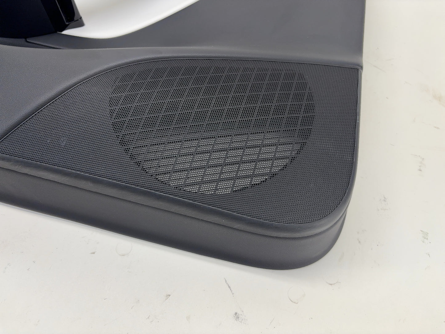 2020-2023 Tesla Model 3 Front Left Door Panel 1090409-92-L
