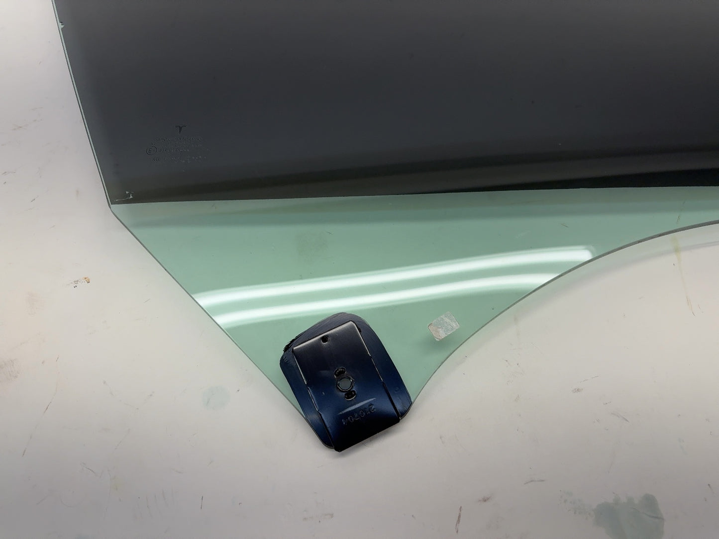 2021-2023 Tesla Model 3 Front Right Door Glass Laminated Note 1568569-00-C