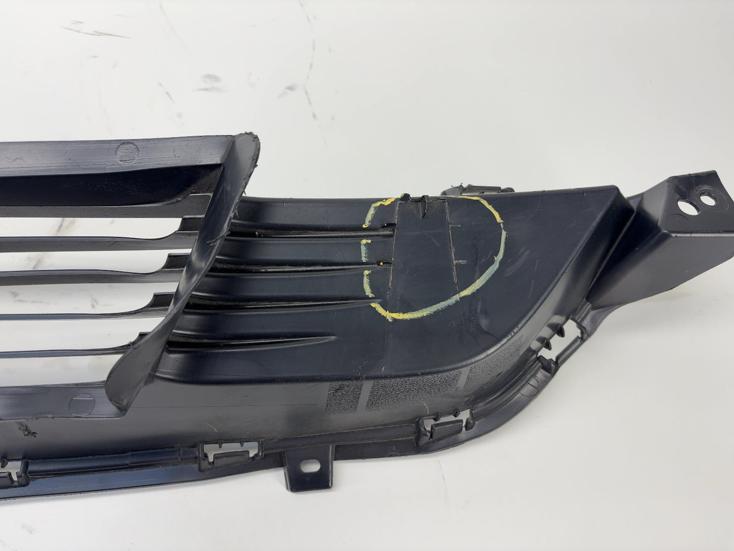 2026 Tesla Model Y Juniper Front Lower Grille Note 1983889-00-D