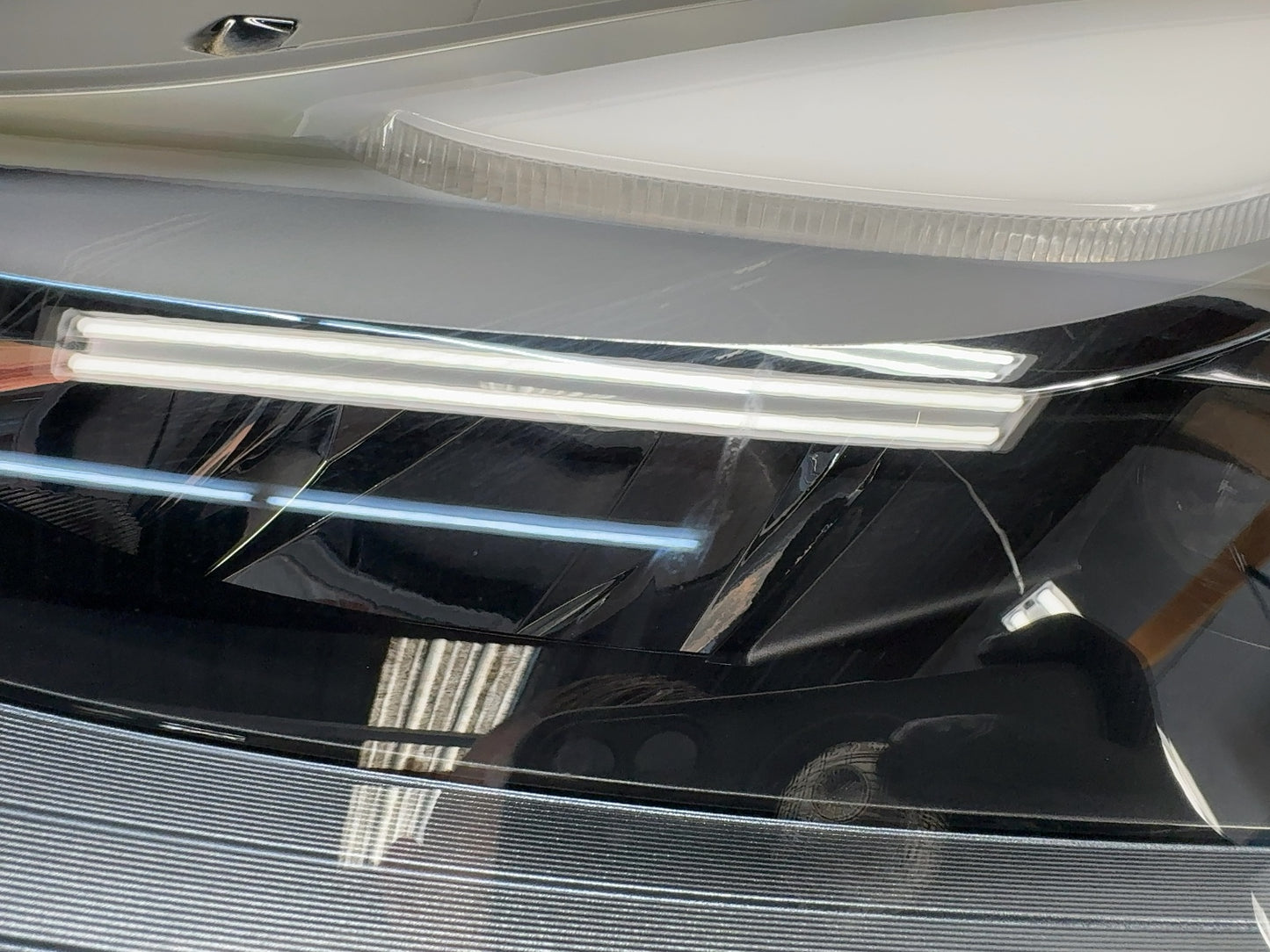 2024 Tesla Model Y Left Headlamp 1514952-00-E