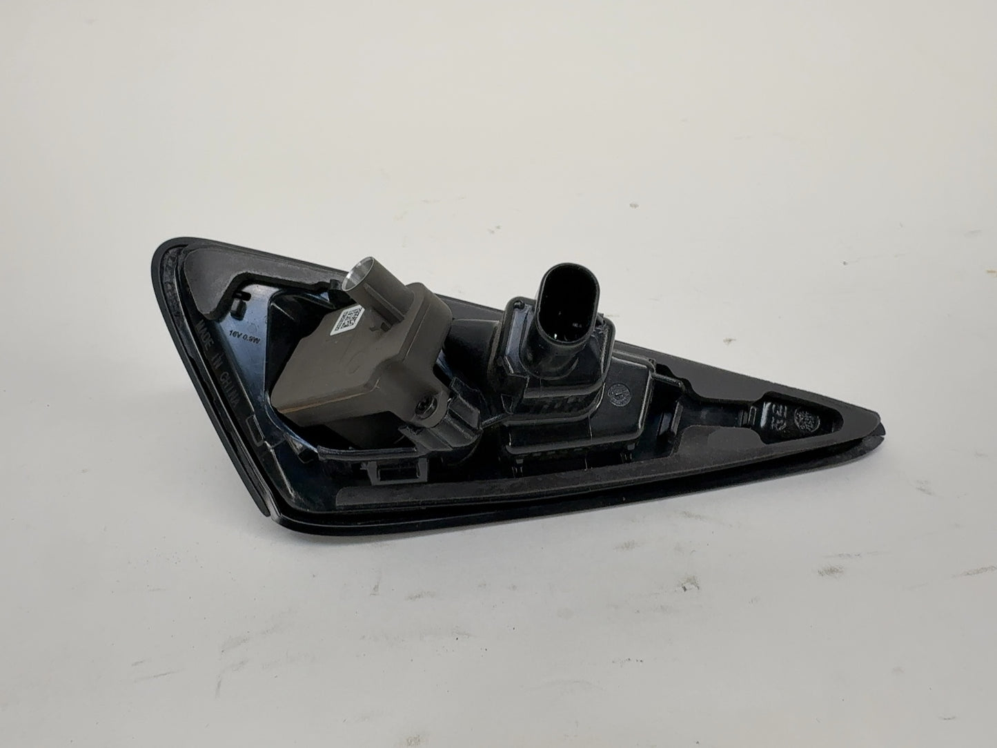 2026 Tesla Model 3 Highland Front Lamp Side Repeater Camera Right 1820735-99-D