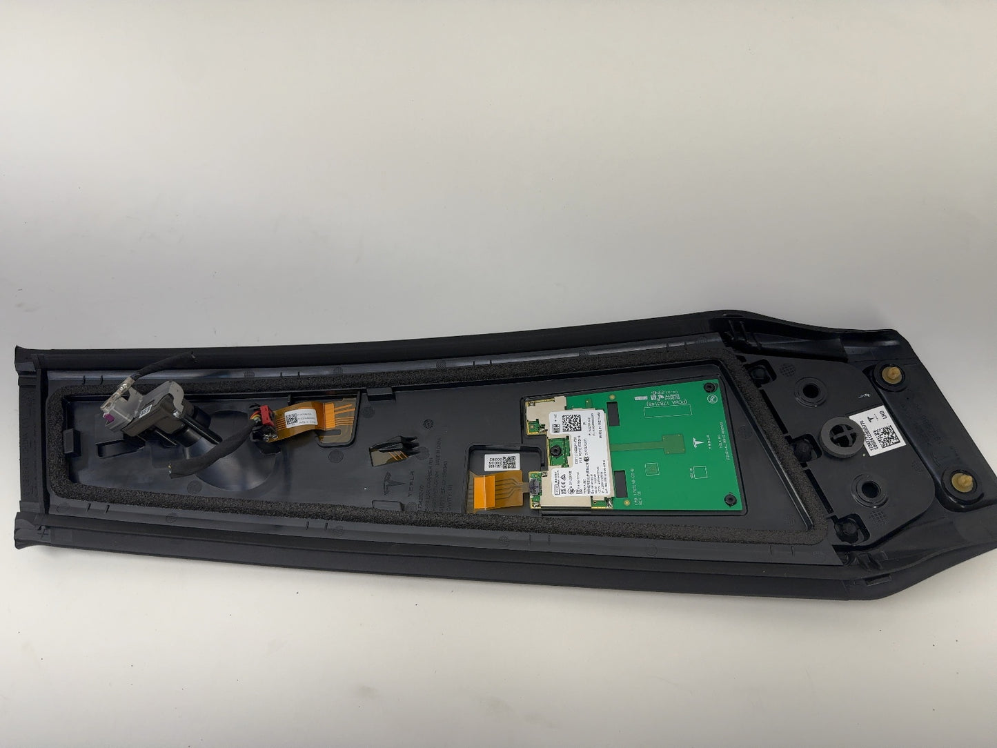 2026 Tesla Model 3 Highland B Pillar Glass w Camera Right 1734279-00-G