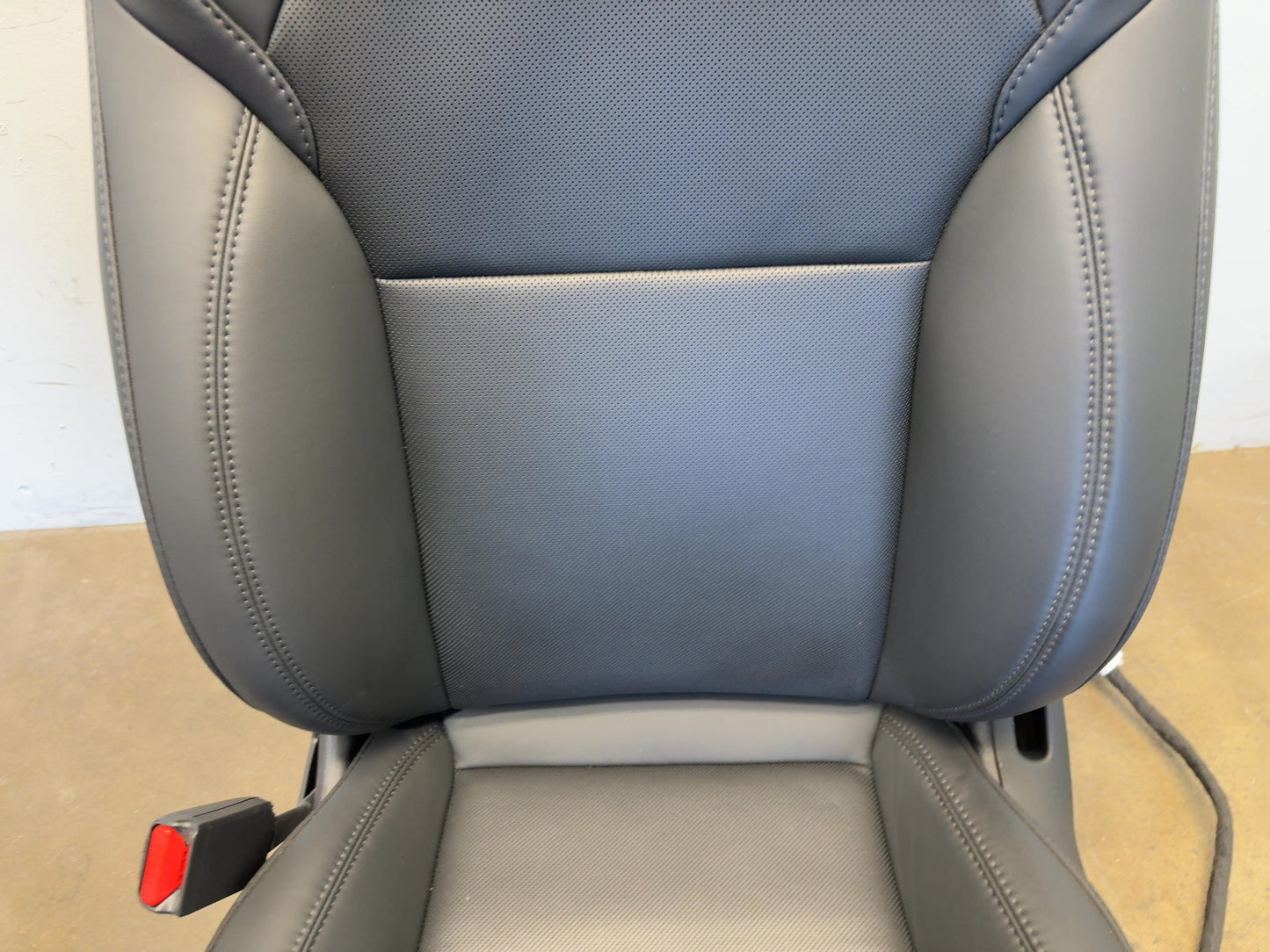 2026 Tesla Model Y Juniper Front Left Seat Assembly 2700040-F1-A