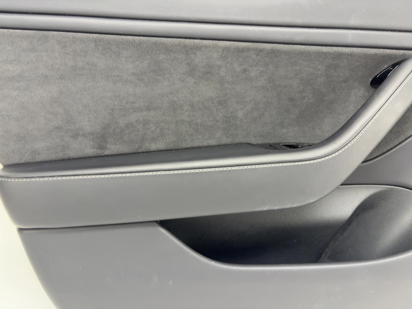 2018 Tesla Model 3 Front Left Door Panel 1090409-01-G