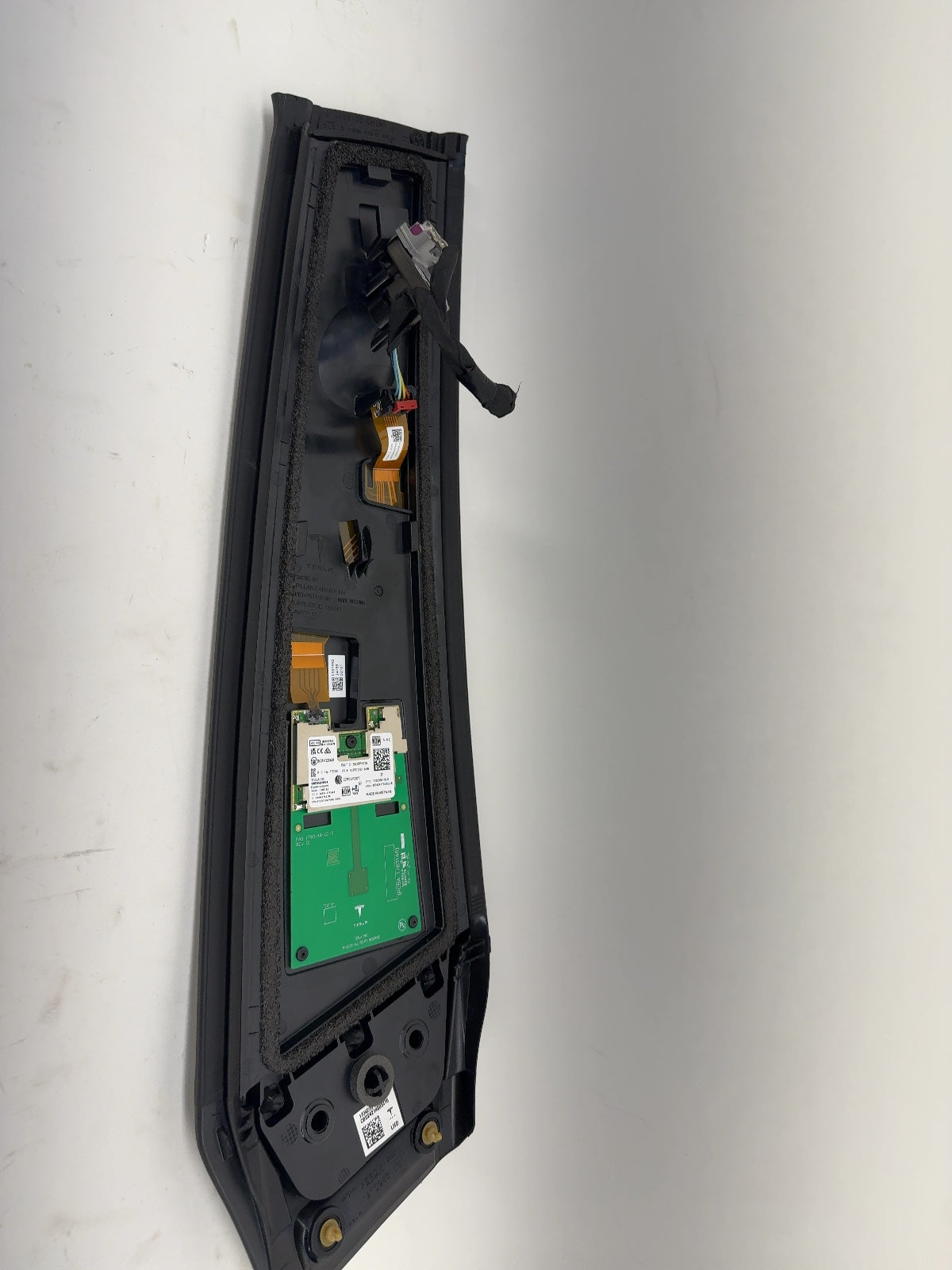 2025-2026 Tesla Model 3 Highland B Pillar Glass w Camera Right 1734279-00-G