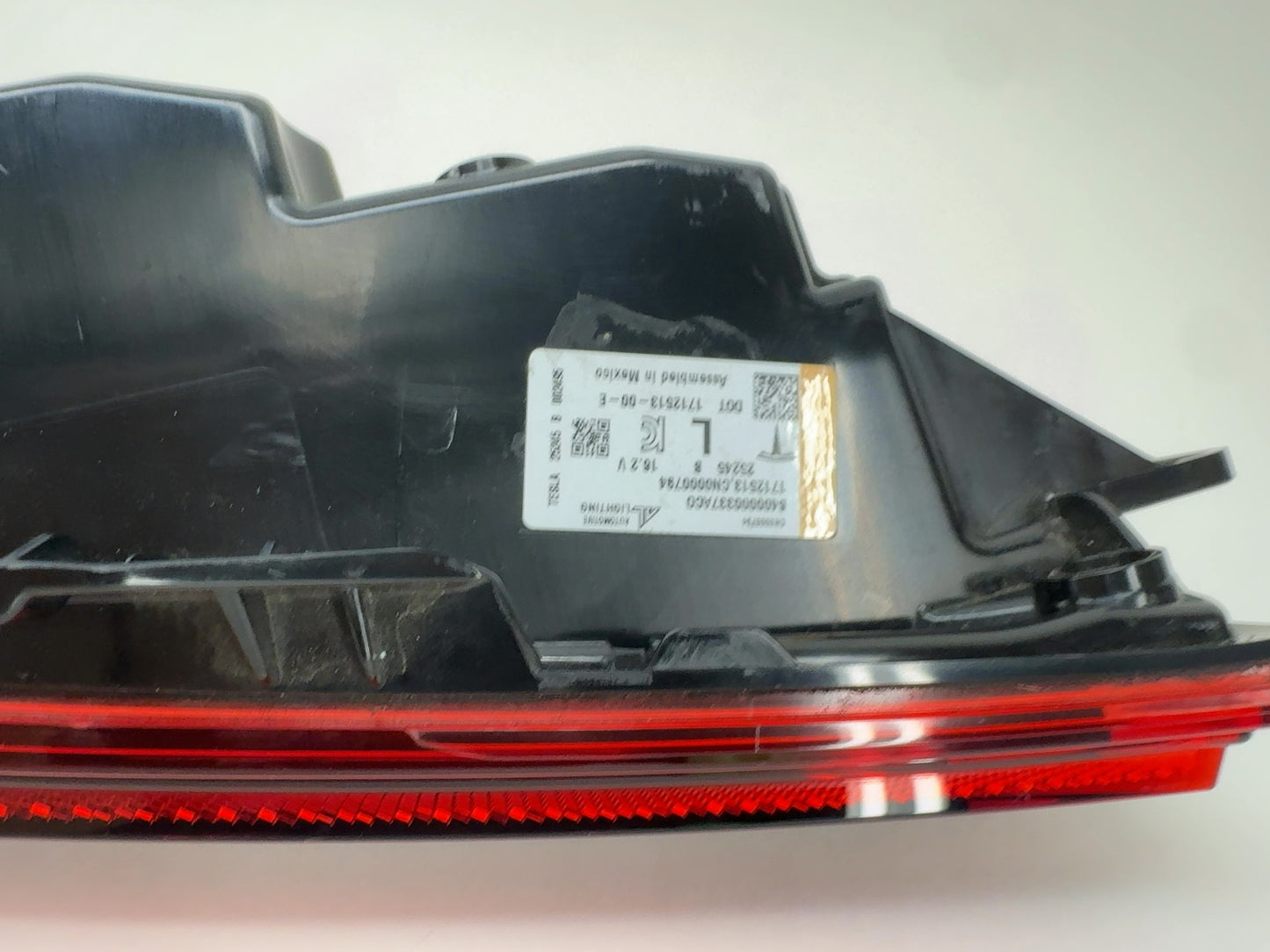 2025-2026 Tesla Model 3 Highland Rear Bumper Left Light 1712513-00-E